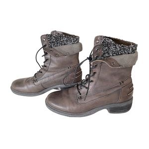 Size 7.5, Brown, OTBT short leather boots.